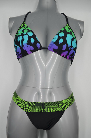 OEM Gradient Print Triangle Bikinit graafisella vy&ouml;t&auml;r&ouml;nauhalla (JMC41021)